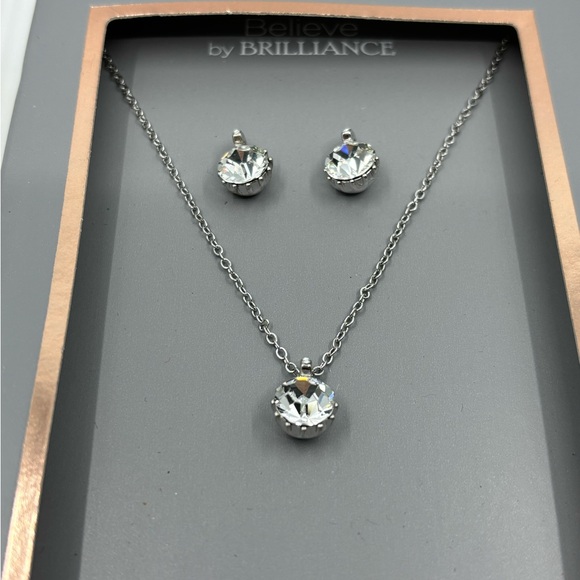 NWT Silver Plated Crystal Earrings and Pendant Set - Picture 2 of 5